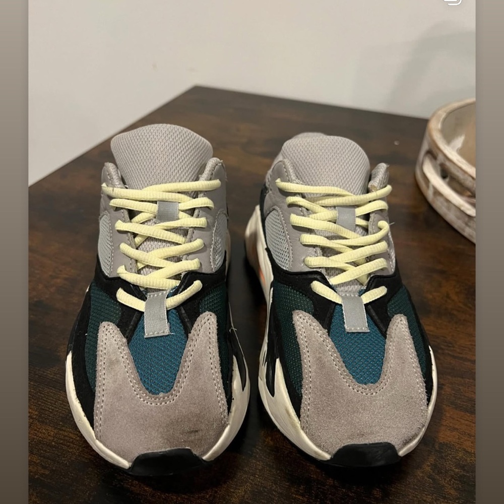 adidas Yeezy Boost 700
Wave Runner